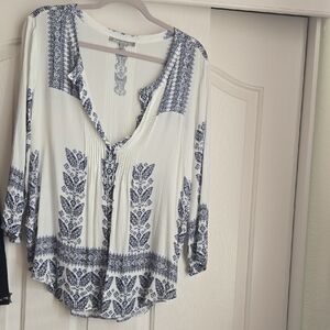 Daniel Rainn Blue and White Patterned Blouse